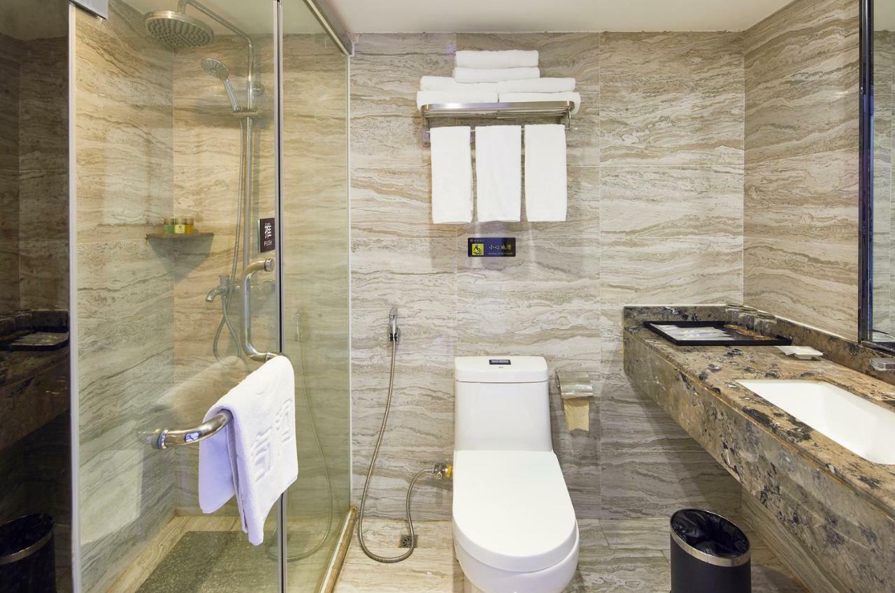 Insail Railway Station Hotel 3*