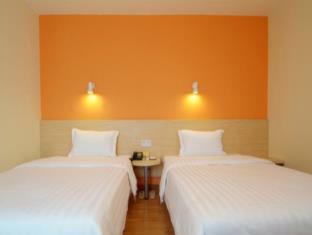 7Days Inn Guangzhou Fangcun Subway Station Hotel
