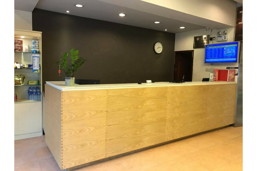 Hotel 7 Days Inn