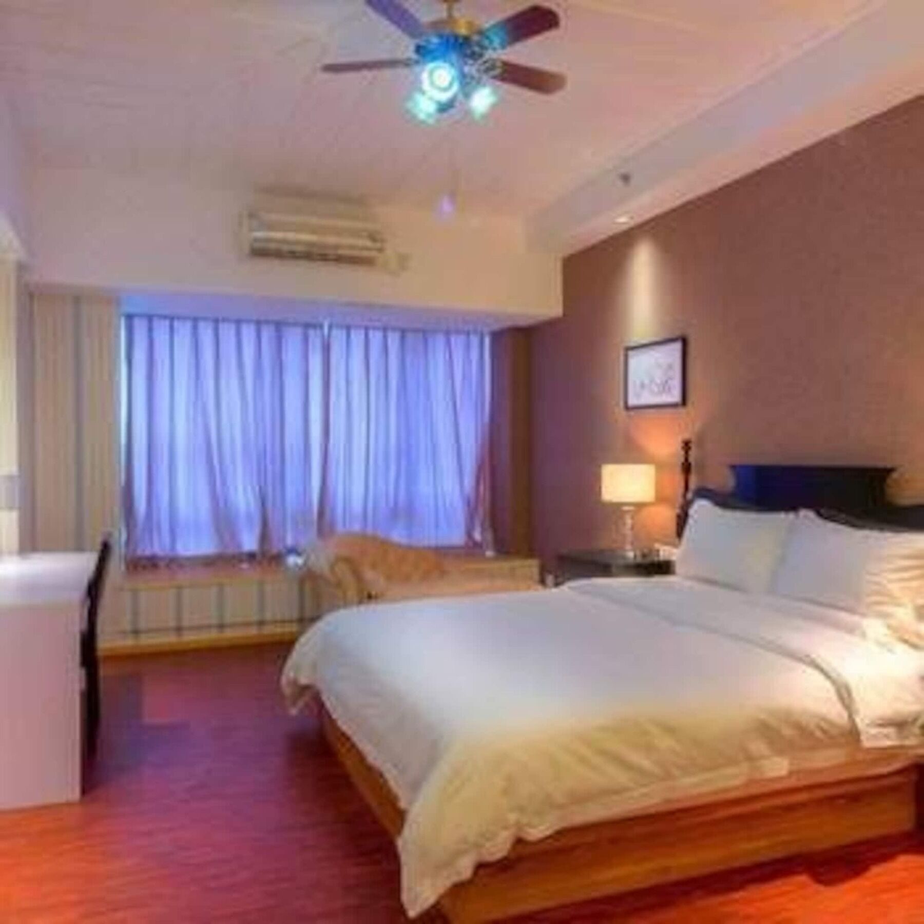 Yegao International Hotel 2*