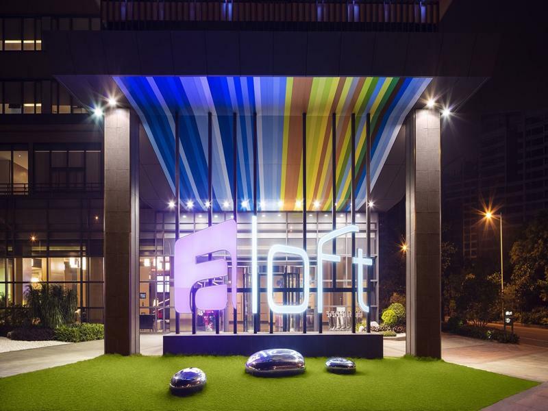 Aloft Park 4*