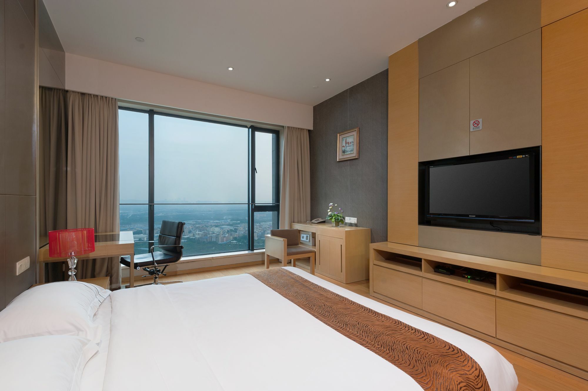Yicheng Pazhou Poly World Center Apartment