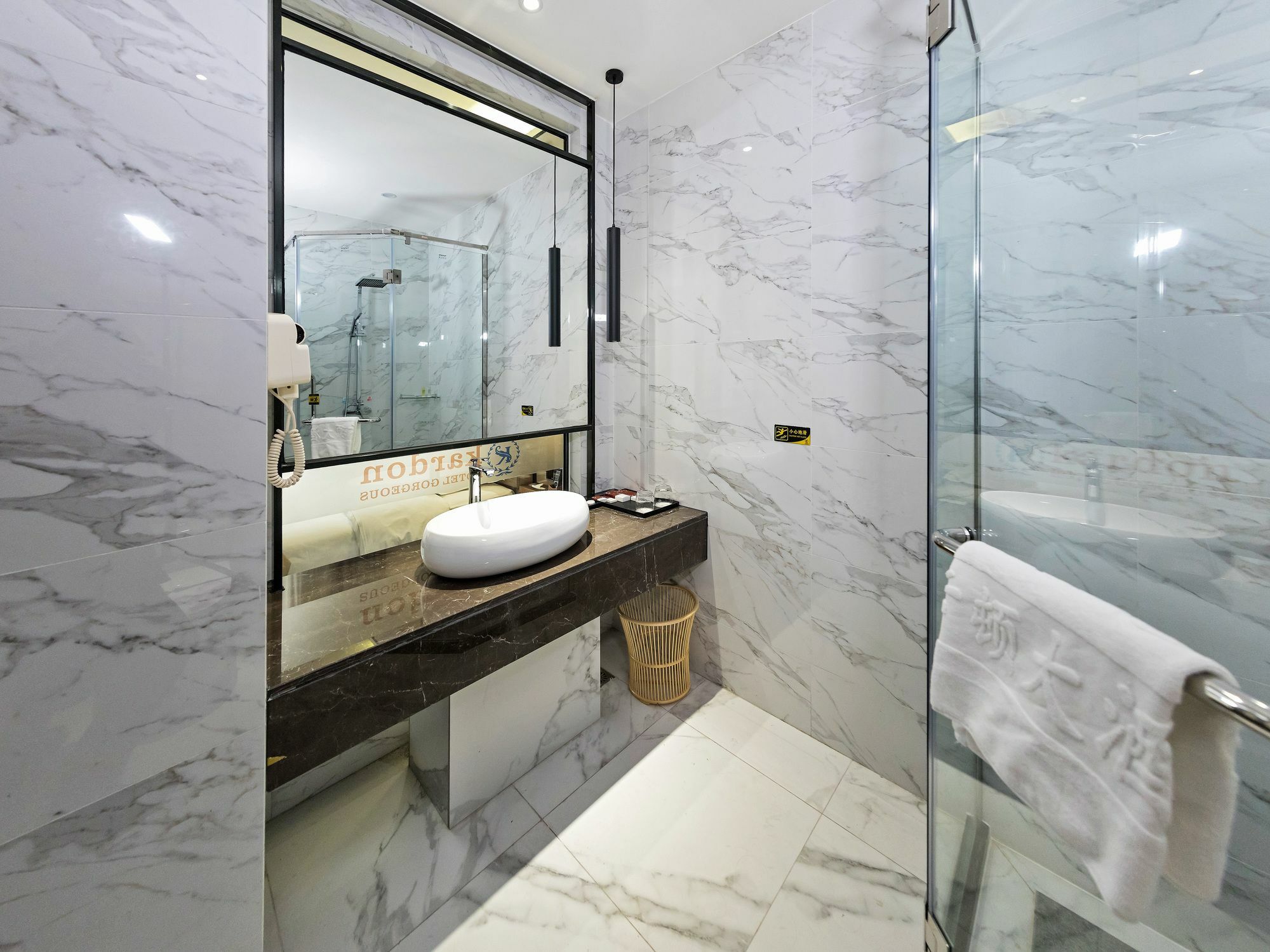 Kardon Gorgeous Hotel 4*