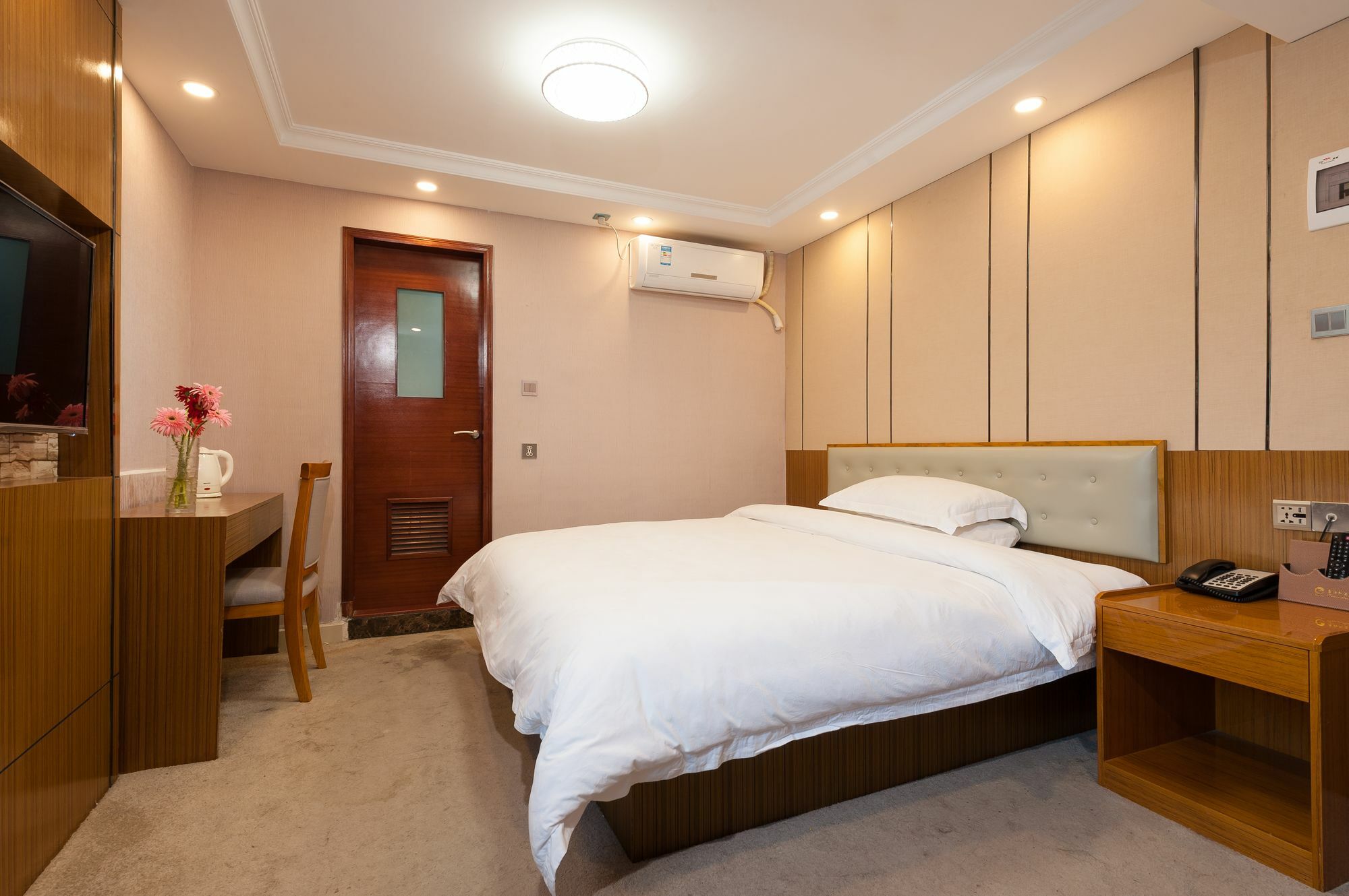 Hotel Compass