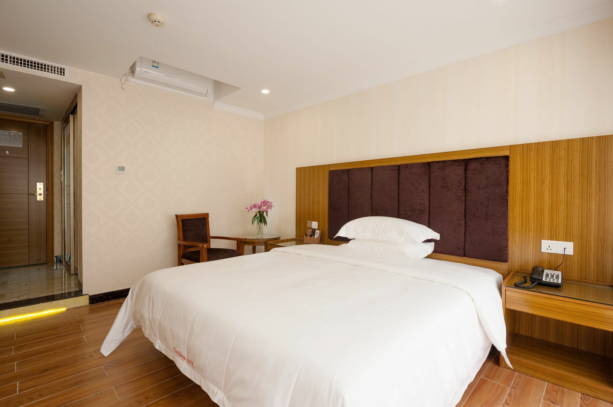 Hotel Compass 3*