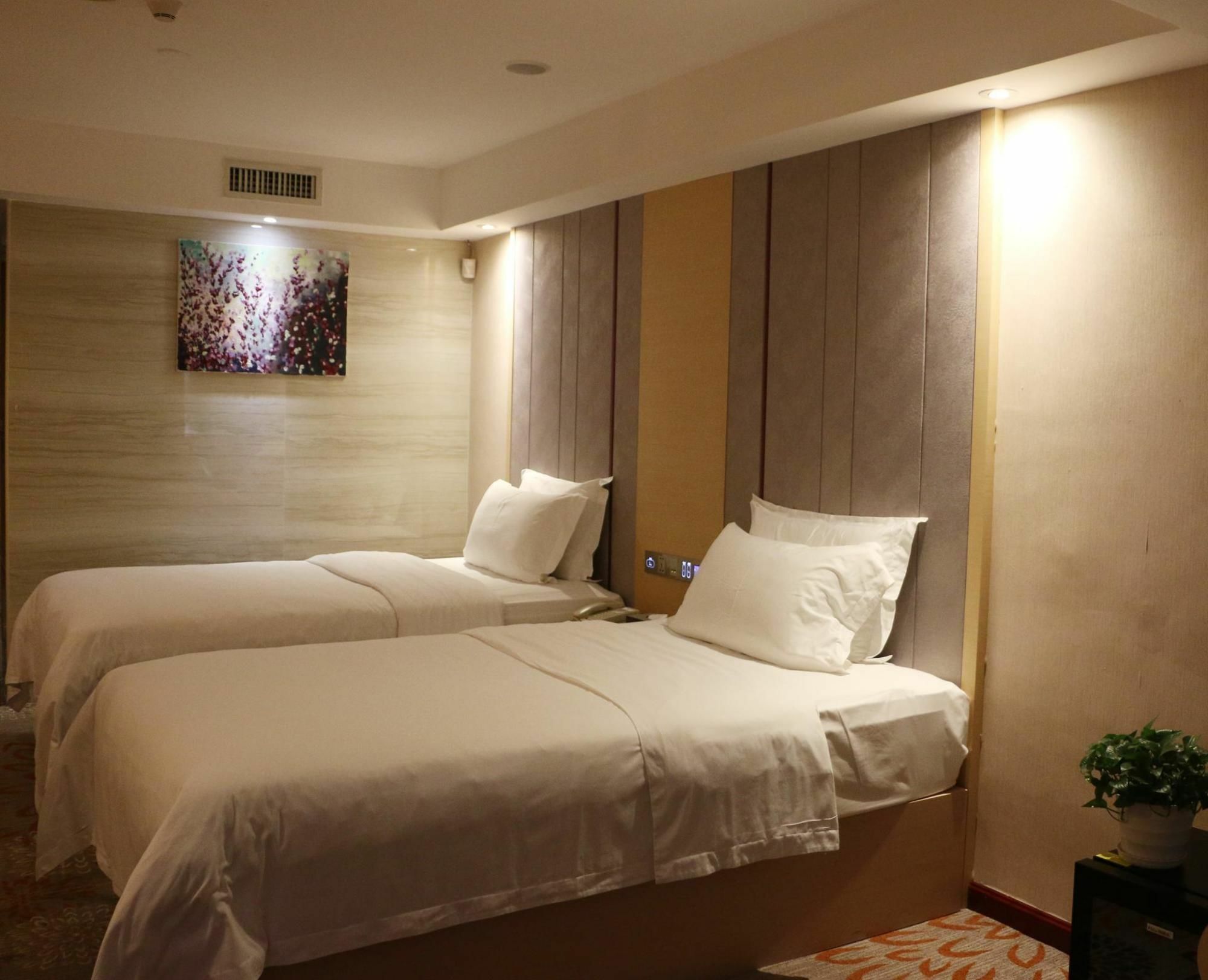 Hotel Lavande Pazhou Branch 4*