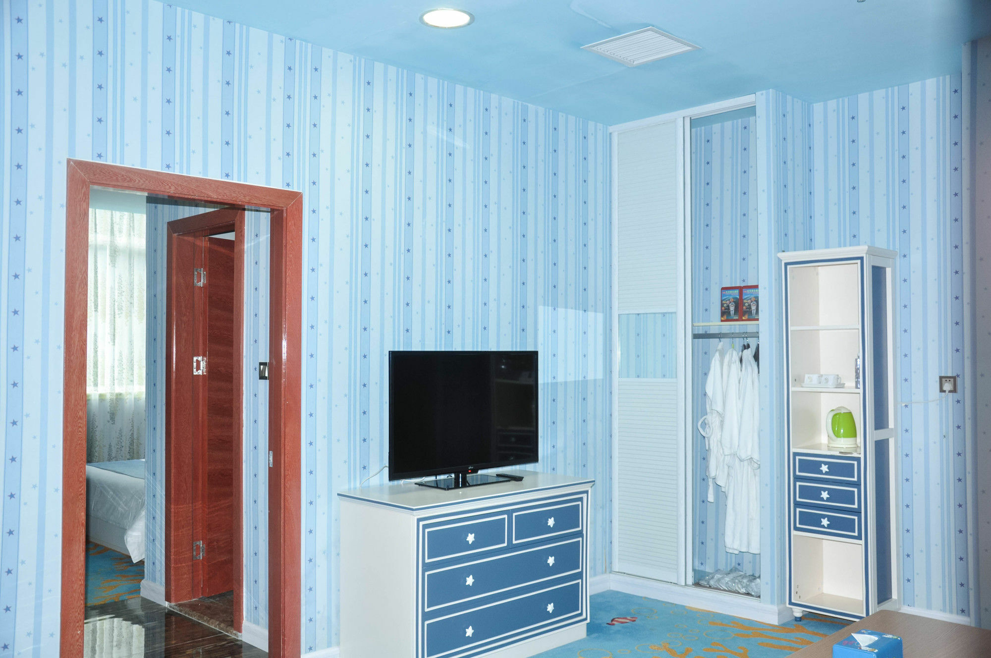 Atlantis Hotel 3*