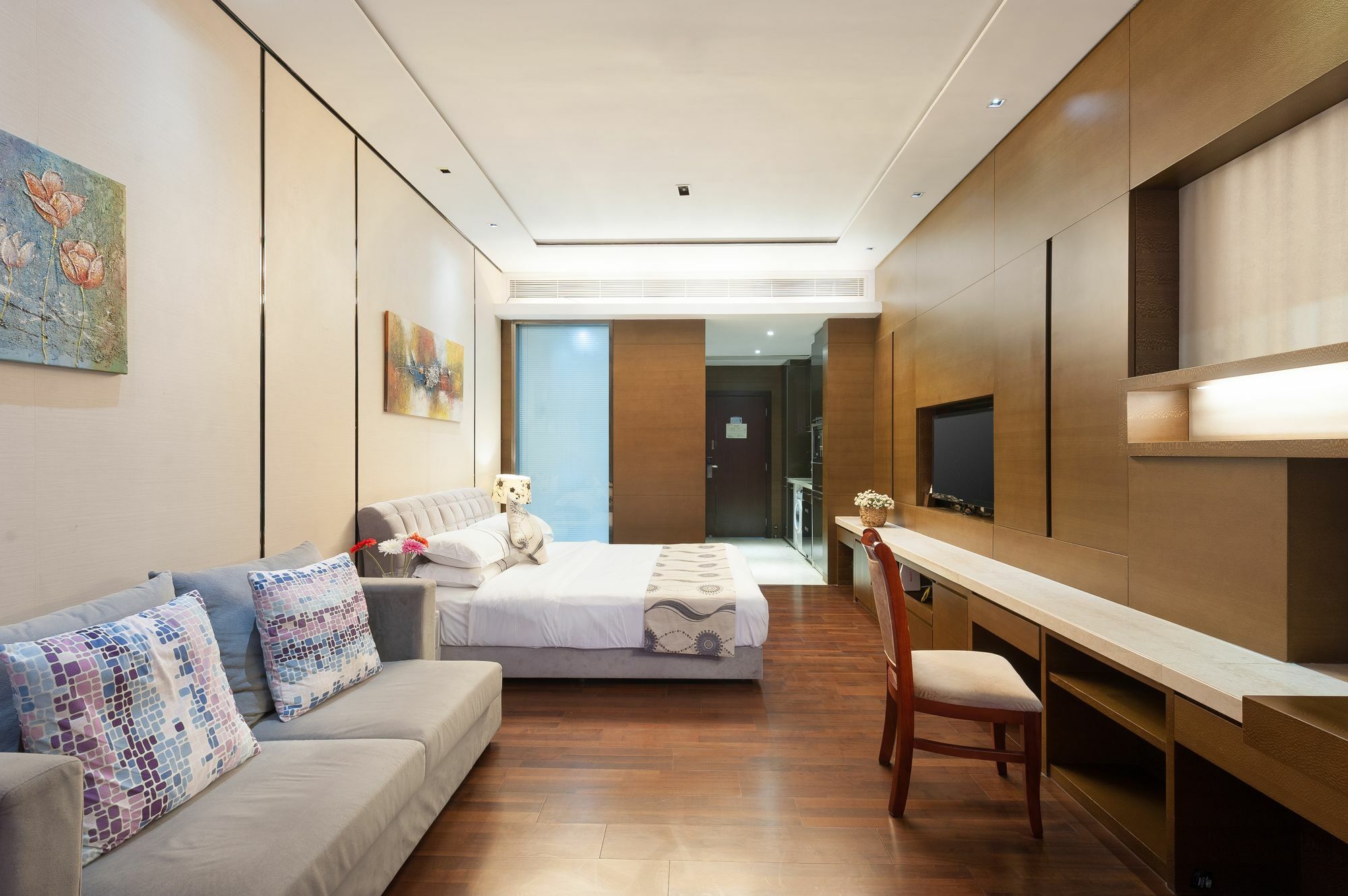 Yicheng Plaza Apartment *