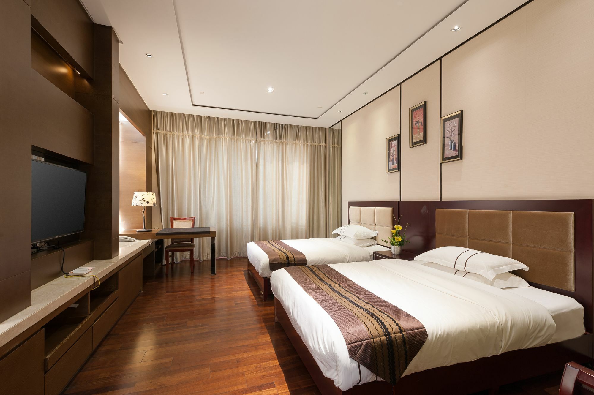 Yicheng Plaza Apartment