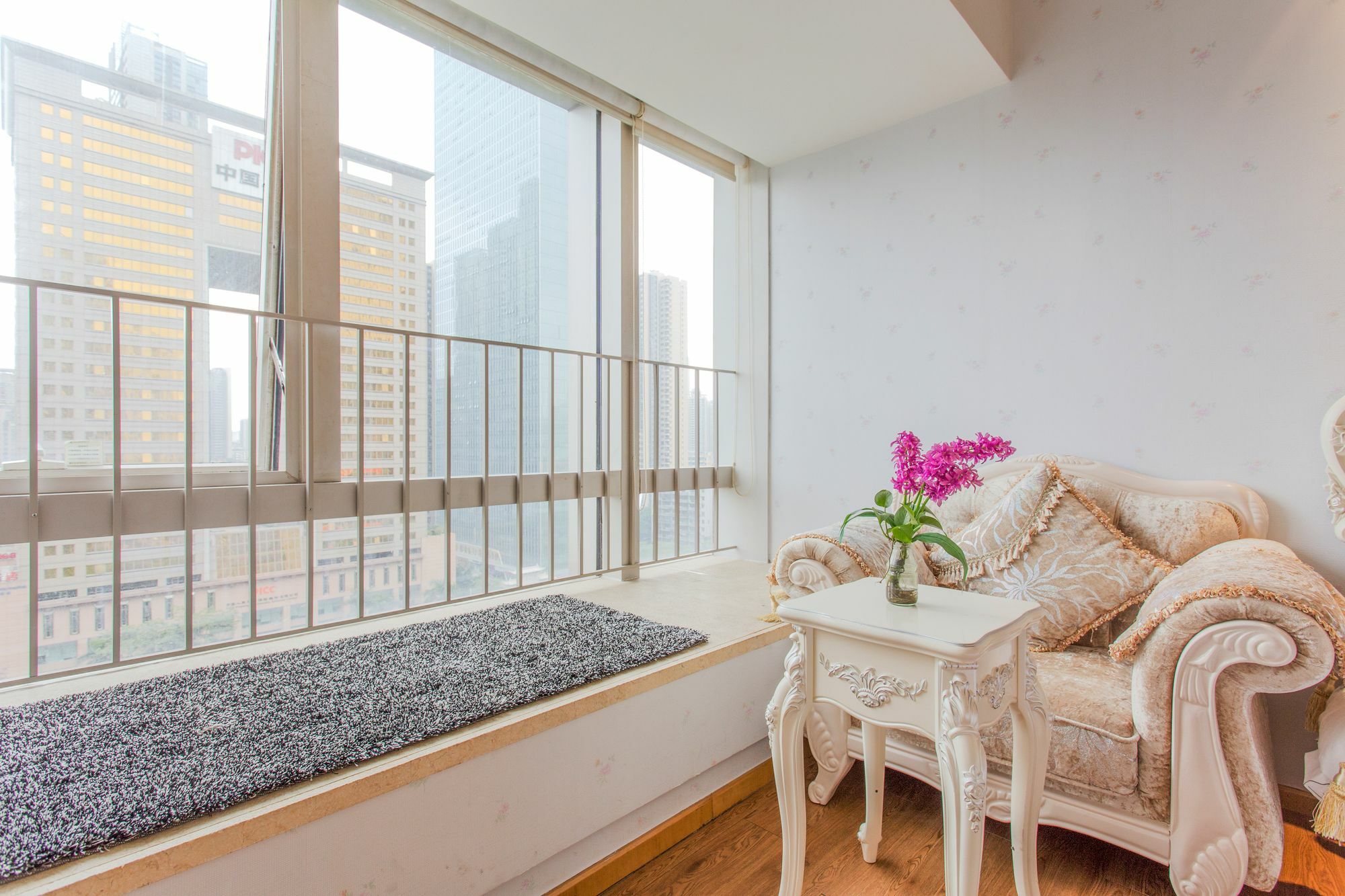 Yoyo Wales Apartment *