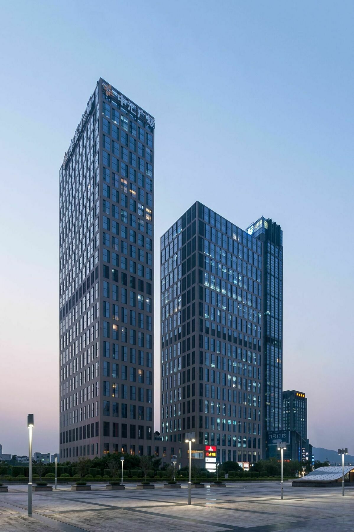 Yicheng Plaza Apartment *