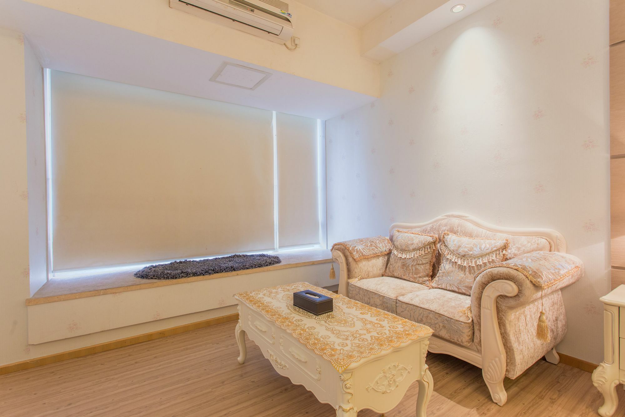 Yoyo Wales Apartment *