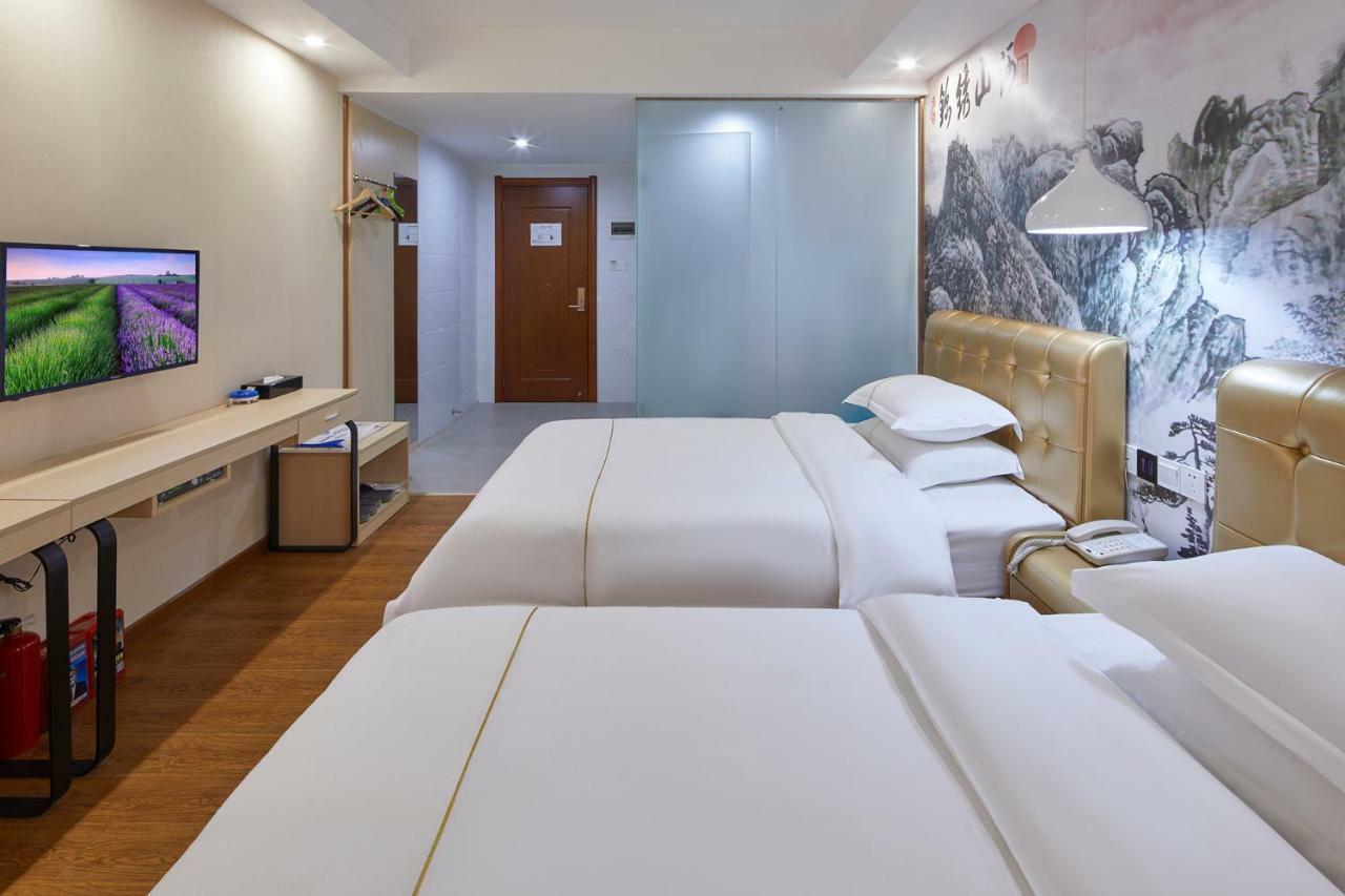 Insail Airport Road 4*