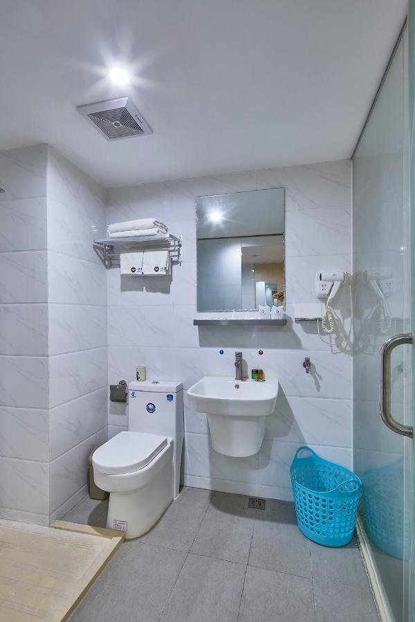 Hotel Insail Airport Road 4*