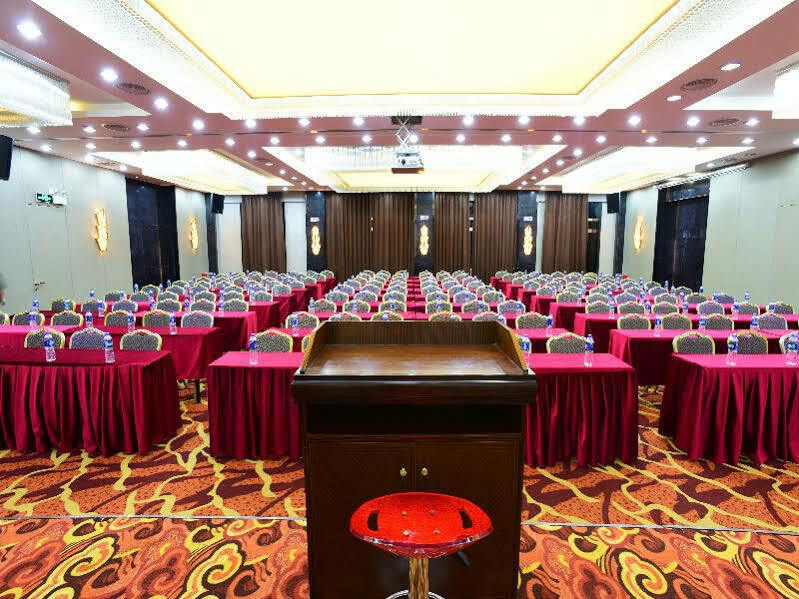 Kaiserdom Huayue Hotel 3*