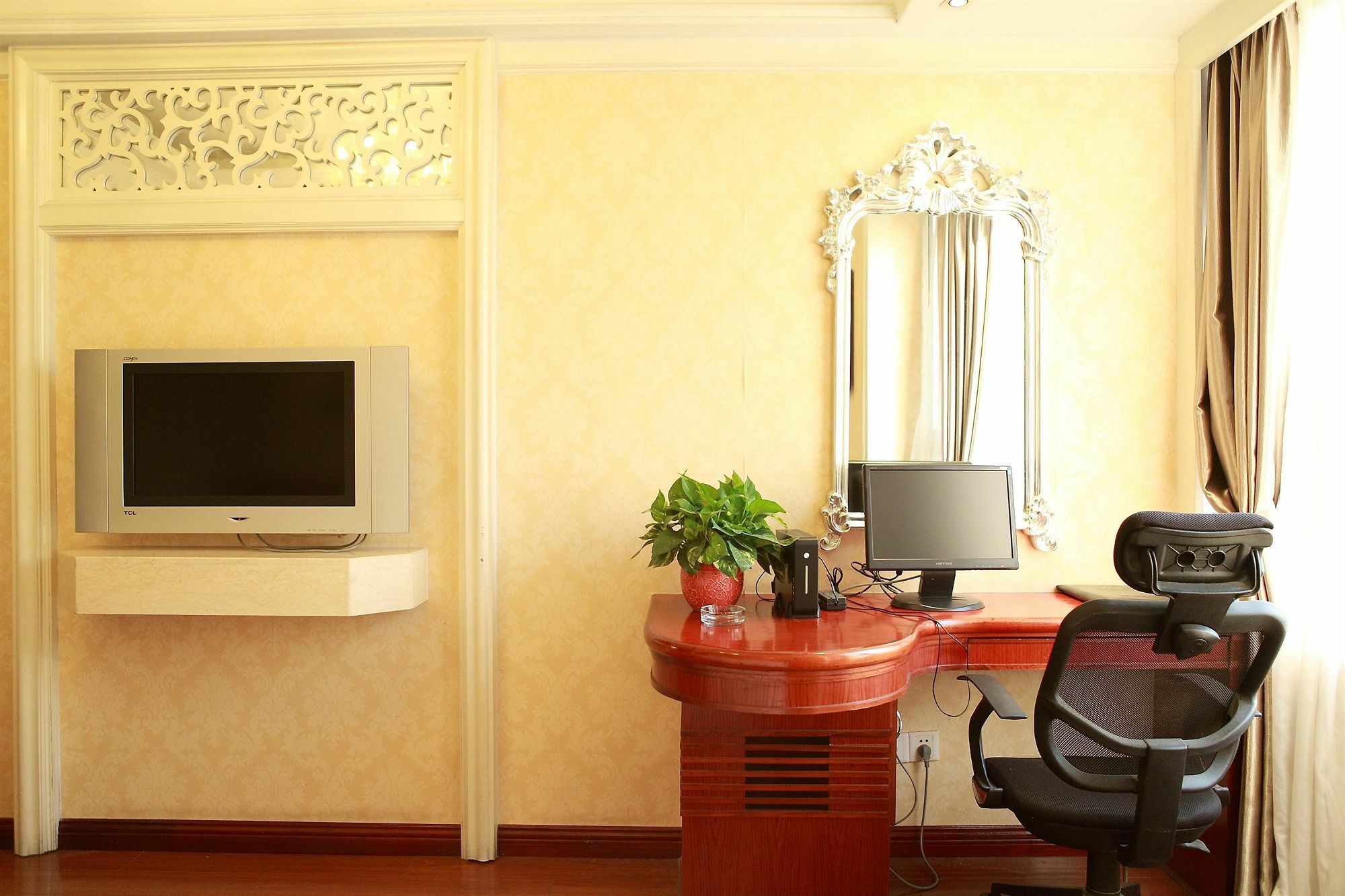 Bluesky Hotel 4*