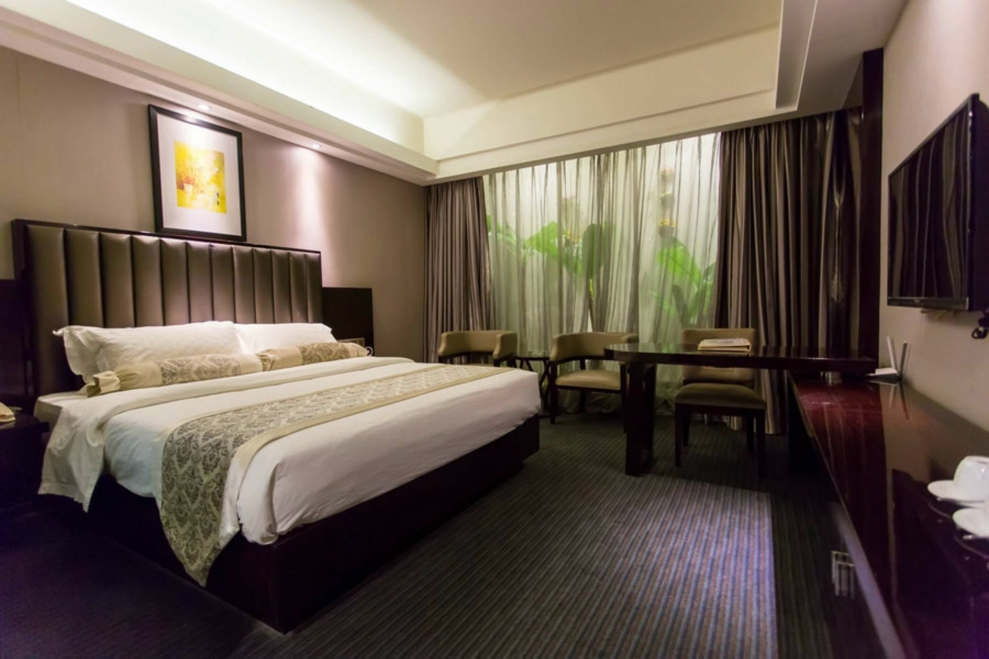 Yuean Chimelong Branch Hotel 3*