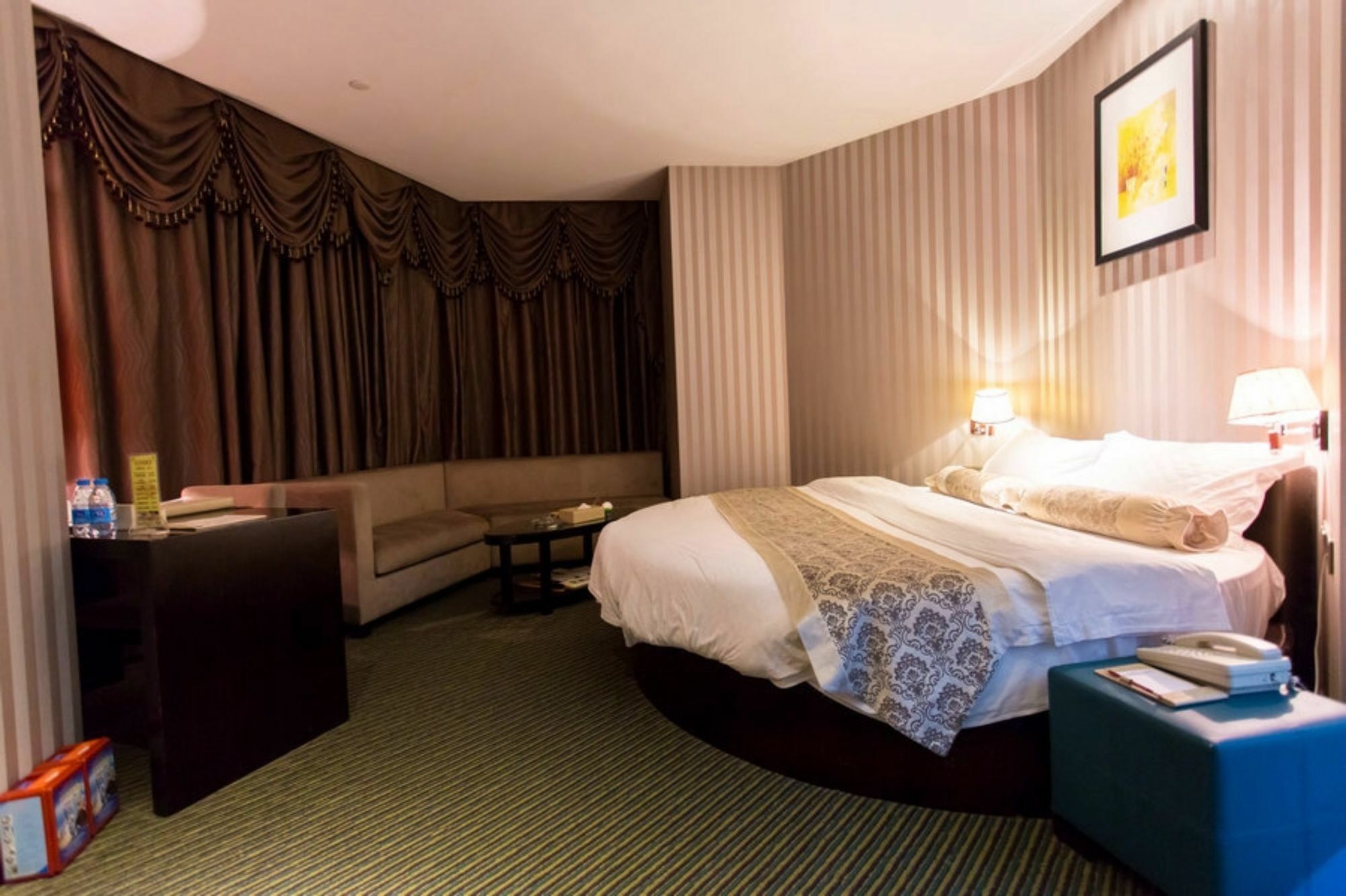 Yuean Chimelong Branch Hotel 3*