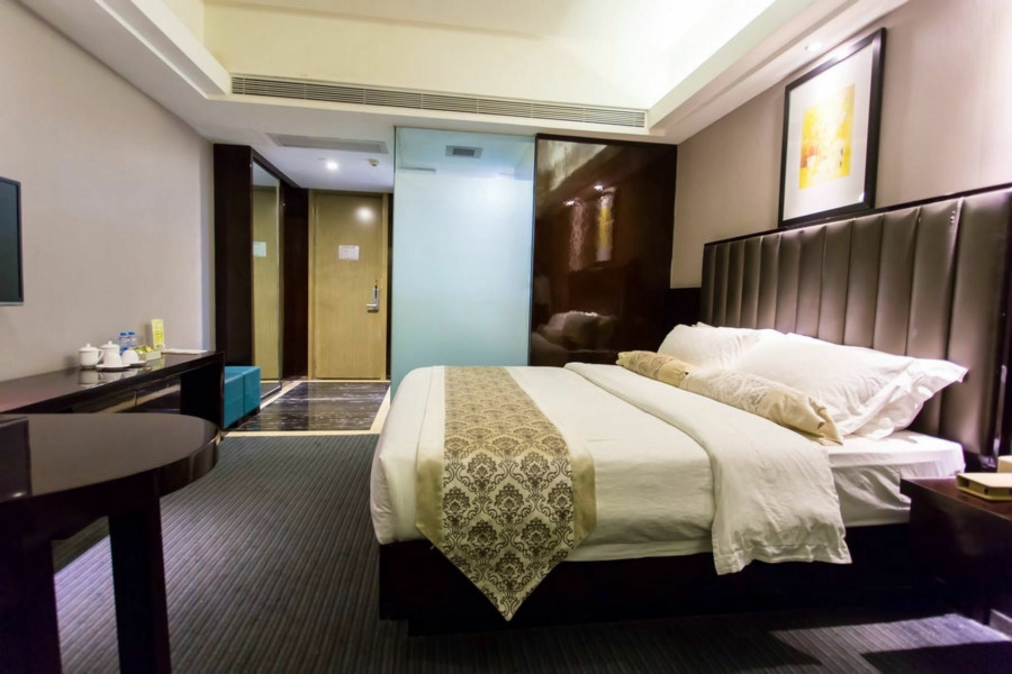 Yuean Chimelong Branch Hotel 3*