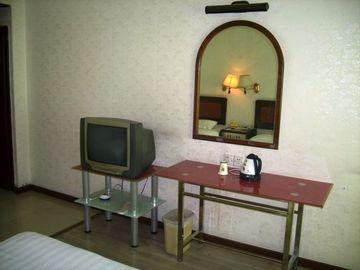 V8 - Train Station Hotel