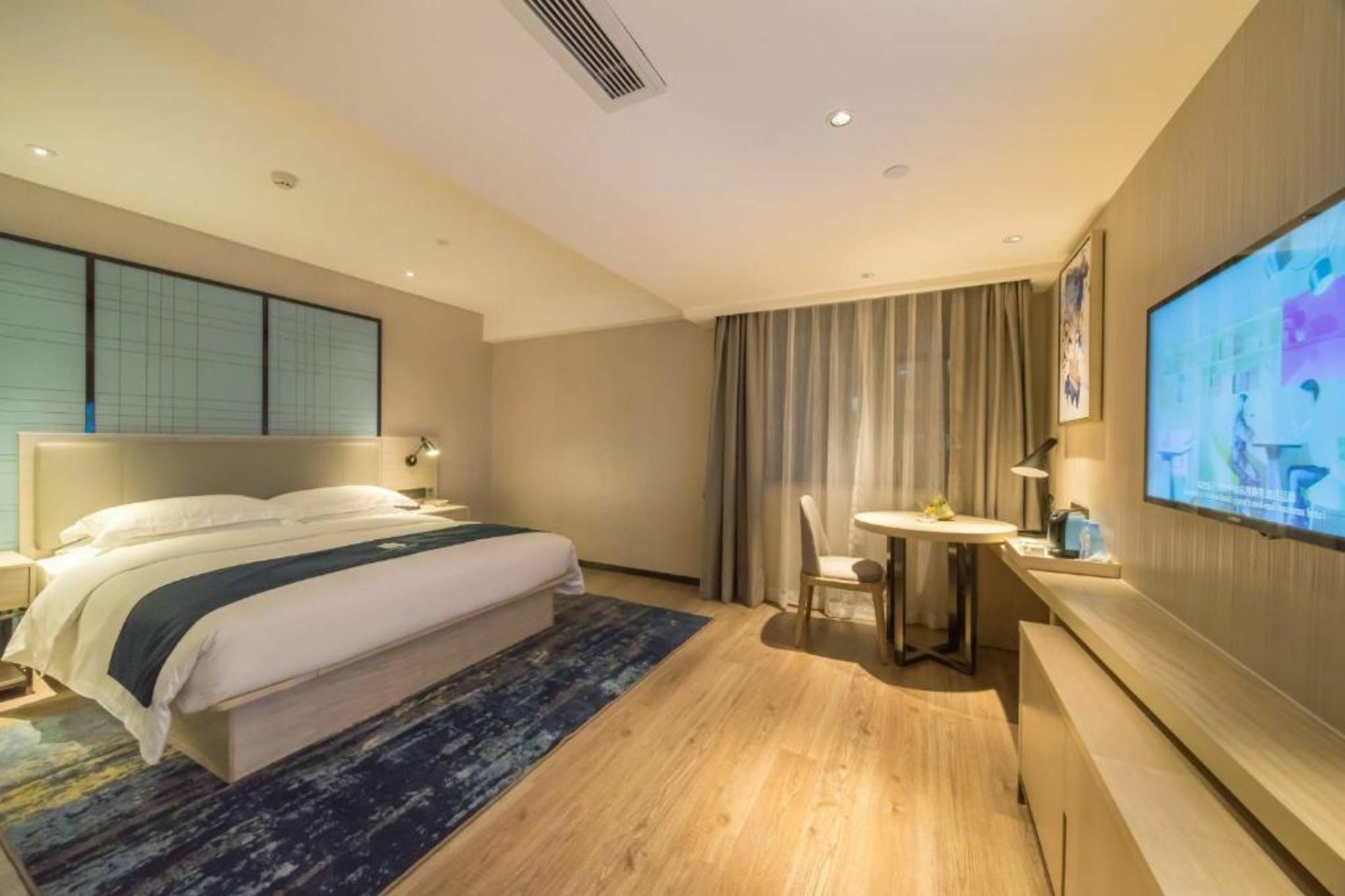 Hotel Echarm Zhongshanba 3*