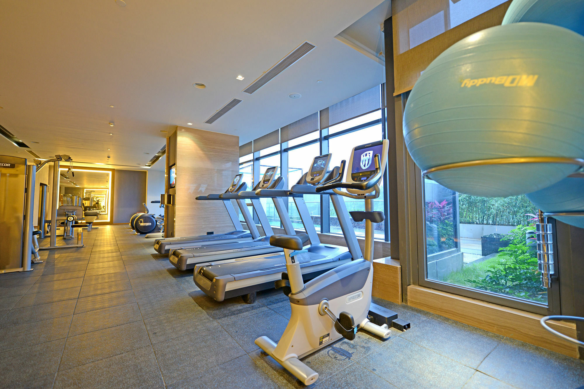 Hotel Doubletree By Hilton Science City-free Shuttle Bus Service During Fair Period Canton