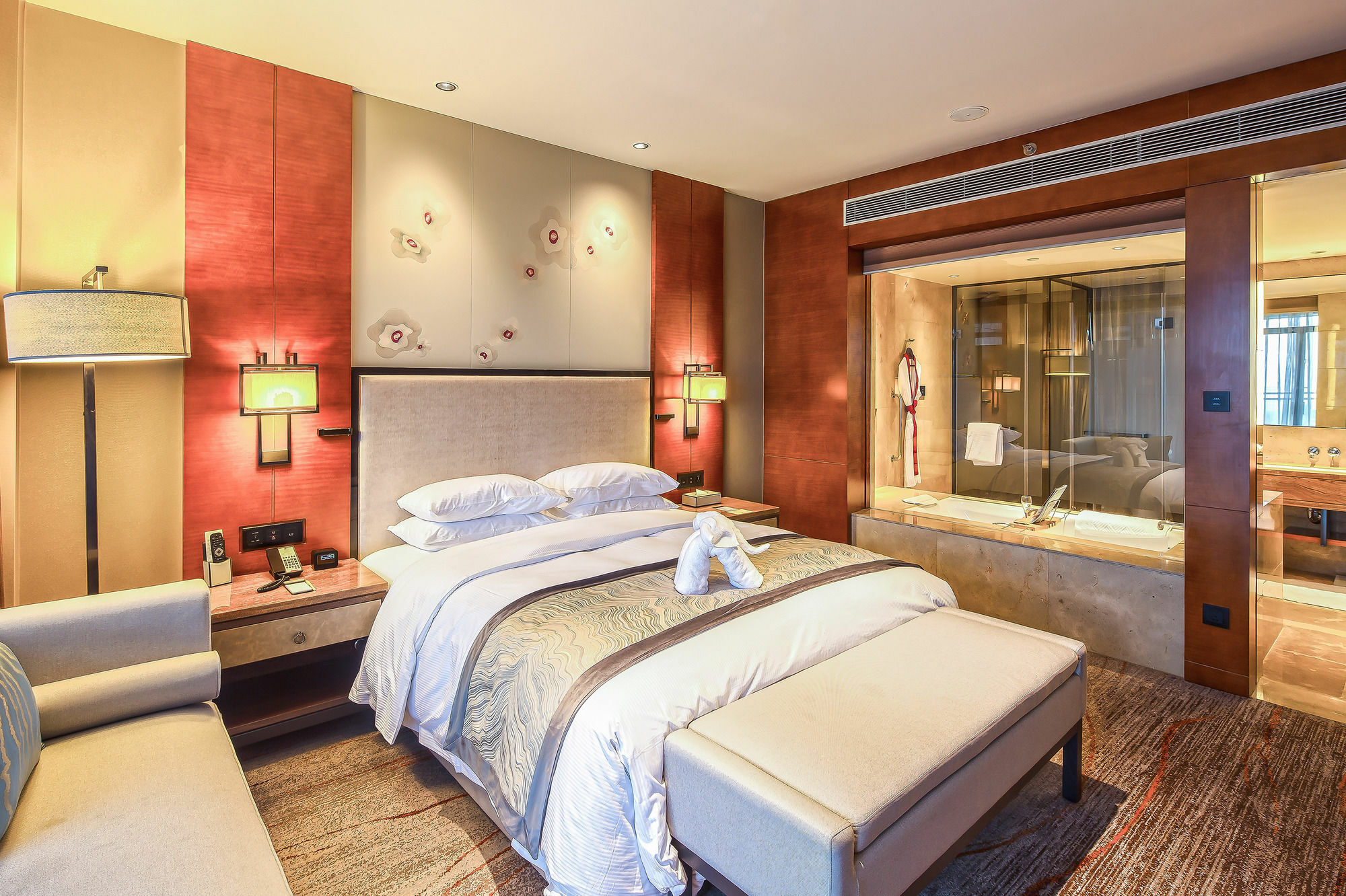 Hotel Doubletree By Hilton Science City-free Shuttle Bus Service During Fair Period Canton