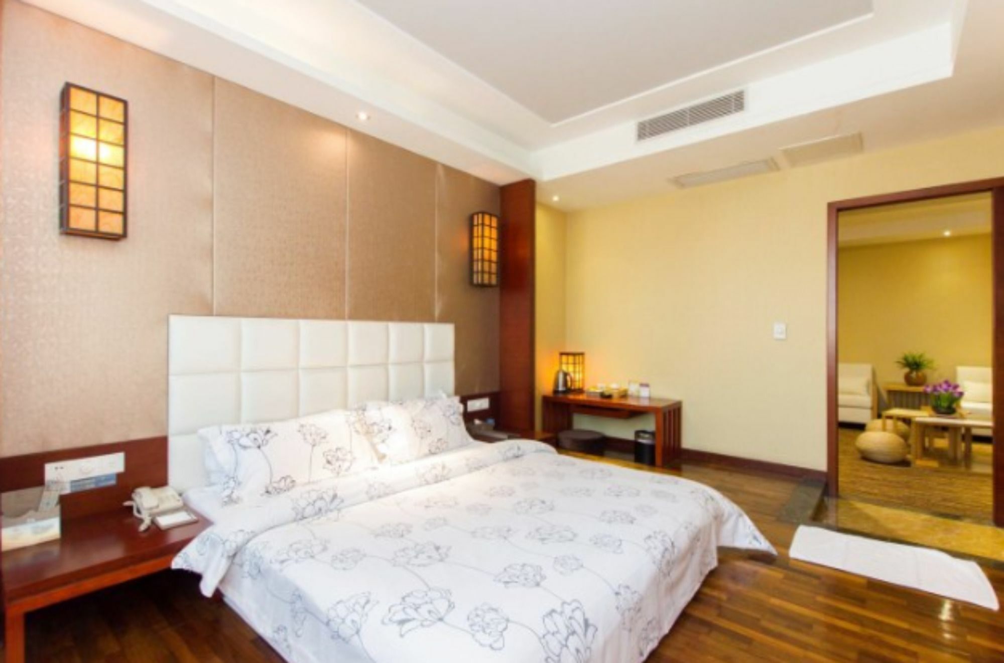 Behito Weijing Hotel 3*