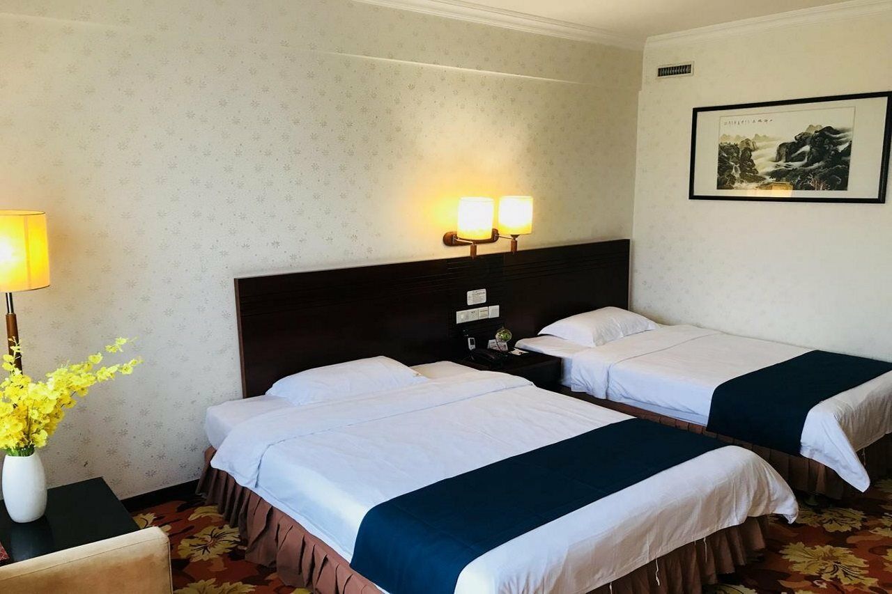 Pa Zhou Plaza Hotel