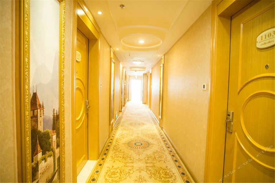 Vienna 3 Tower 3*