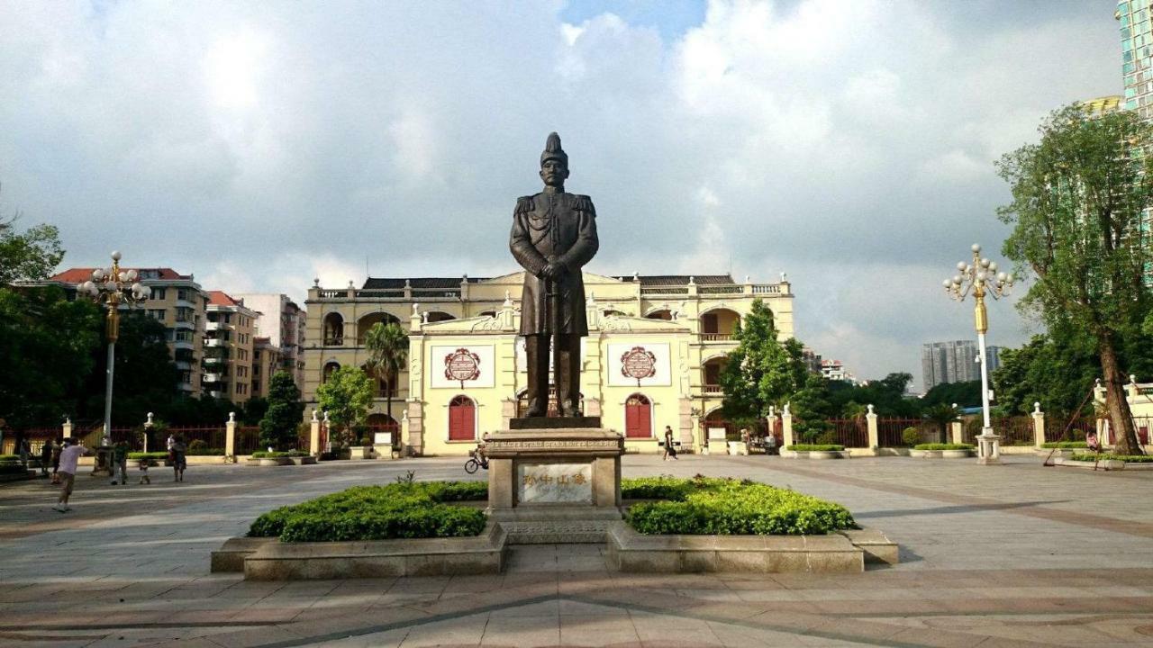 Lin Jiang Apartment
