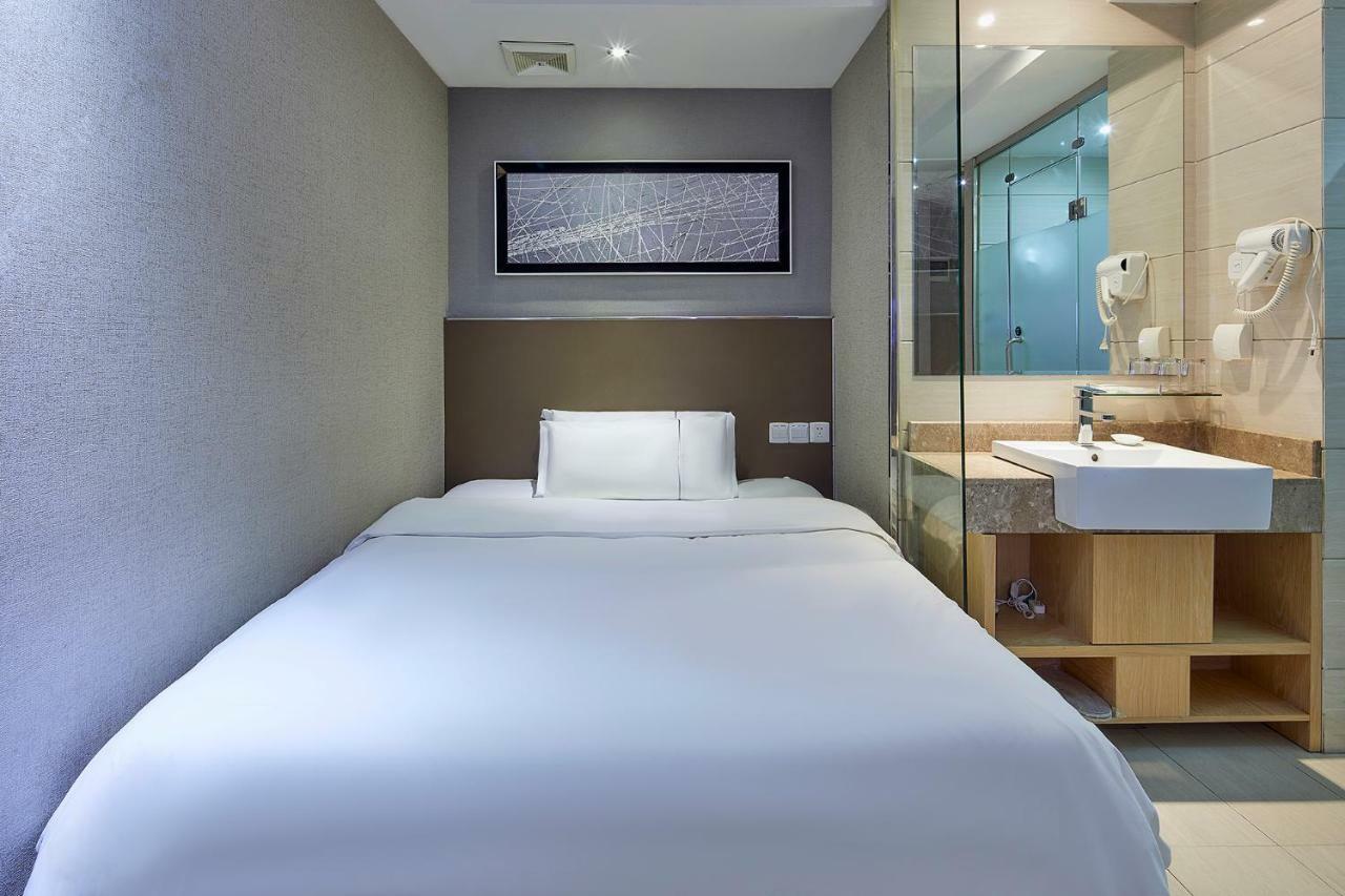 Insail Hotel 3*