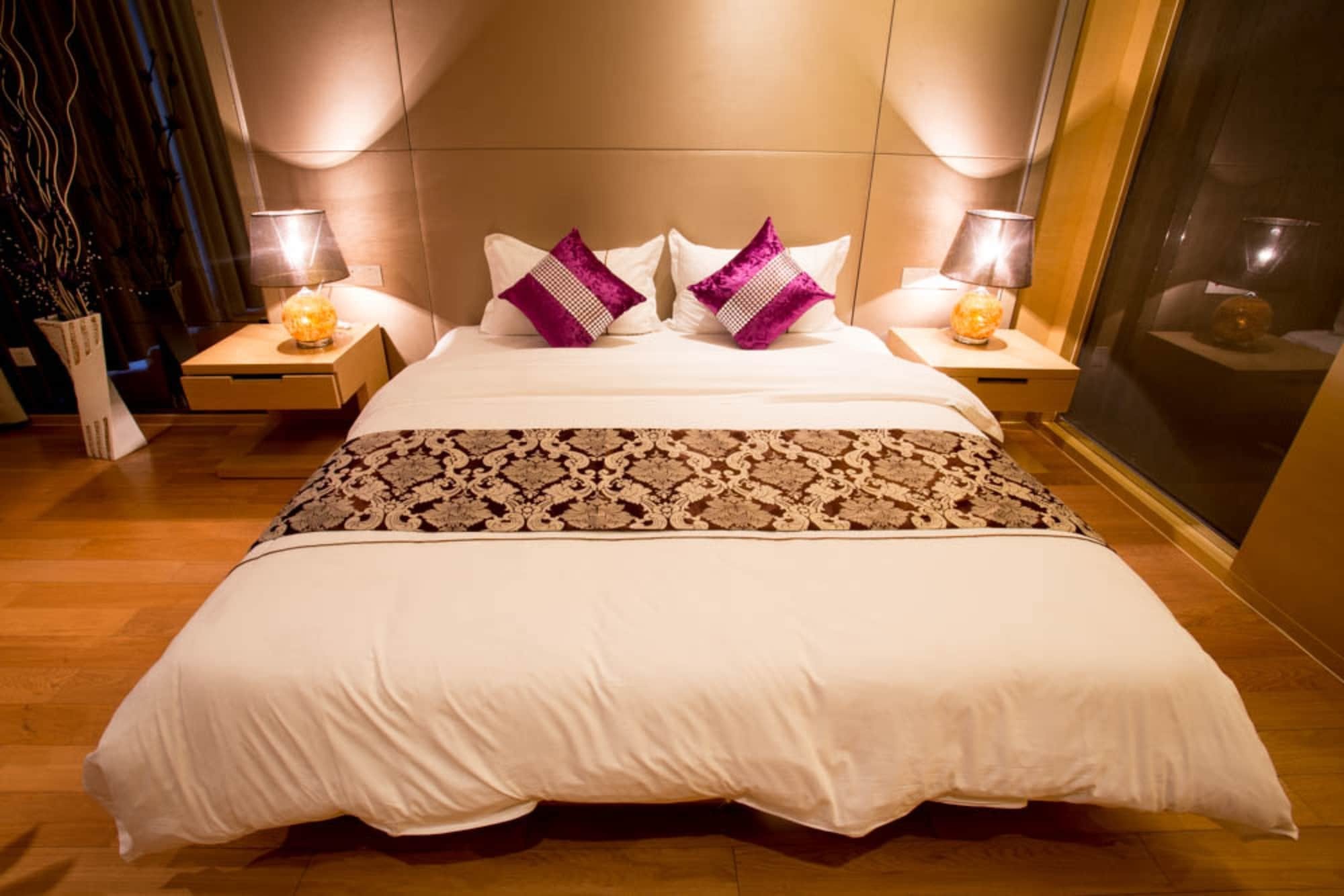 Wanlong Pazhou Branch Apartment