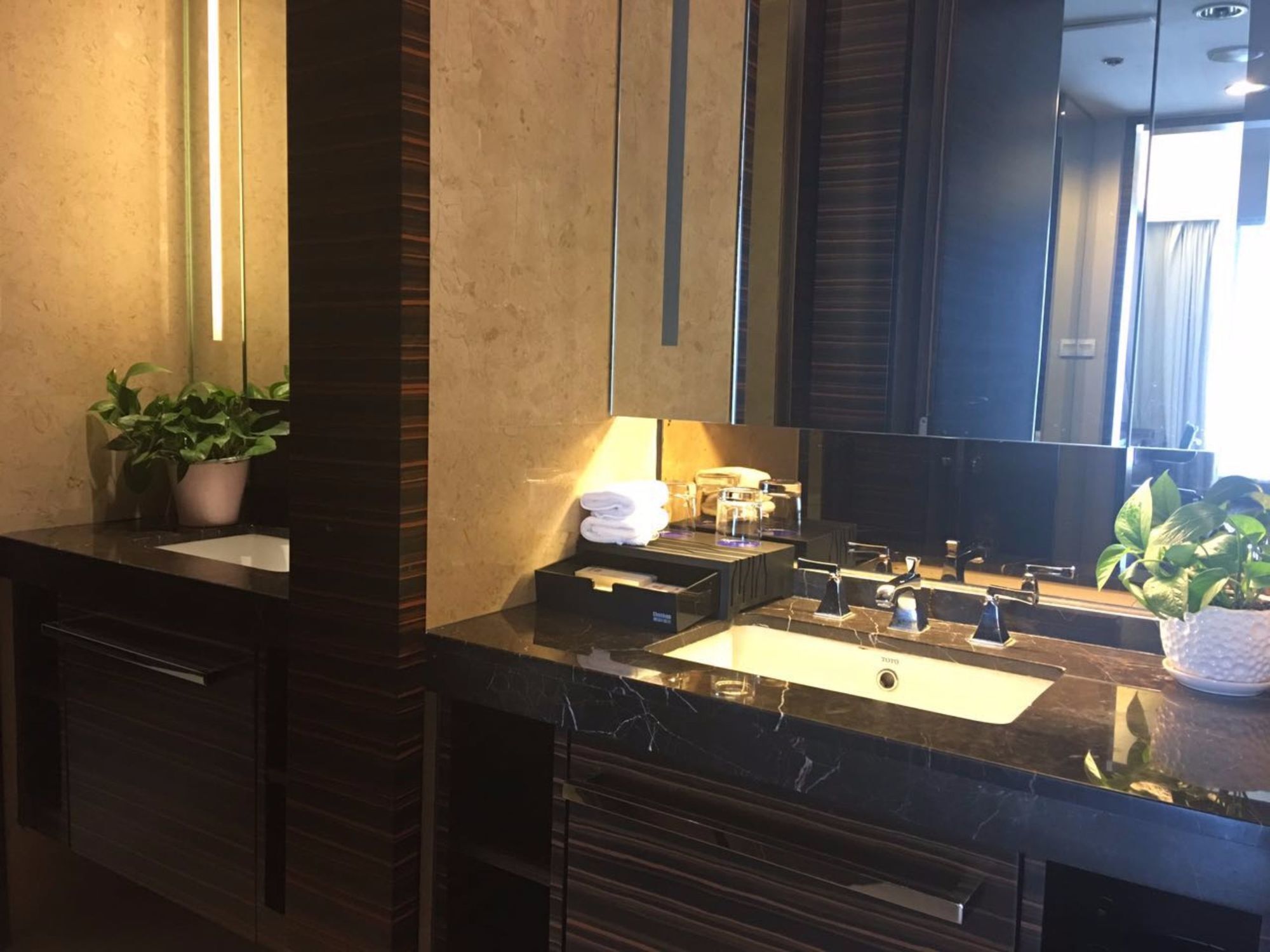 Checkinn Business Apartment-poly World