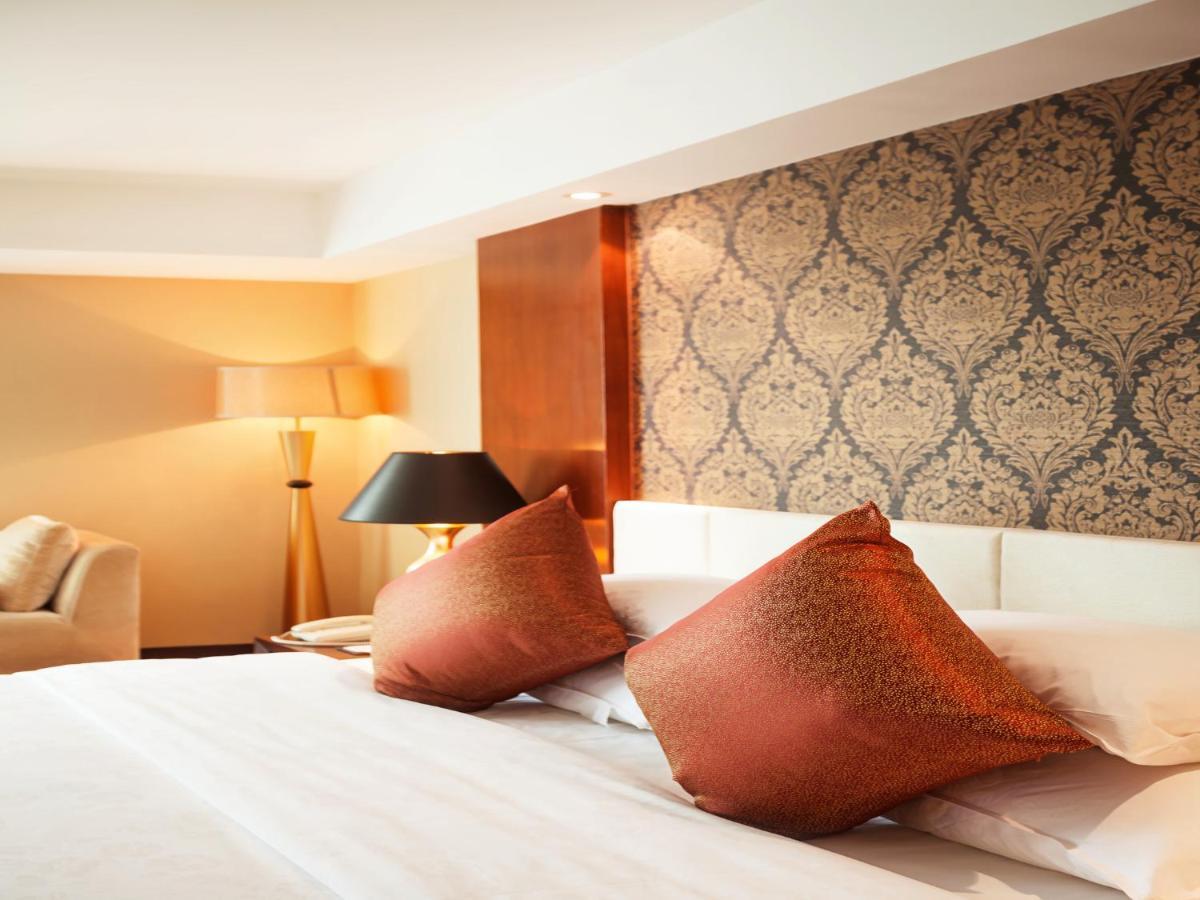 Landmark International Science 4*