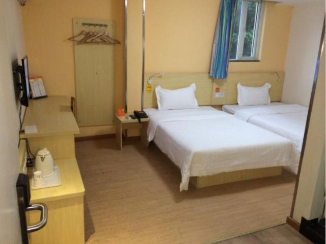 Hotel 7days Panyu Shiqiao Underground 2*