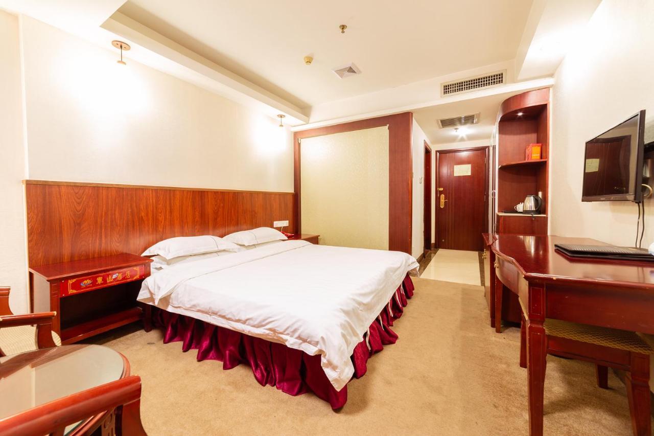 Junshan Hotel 3*