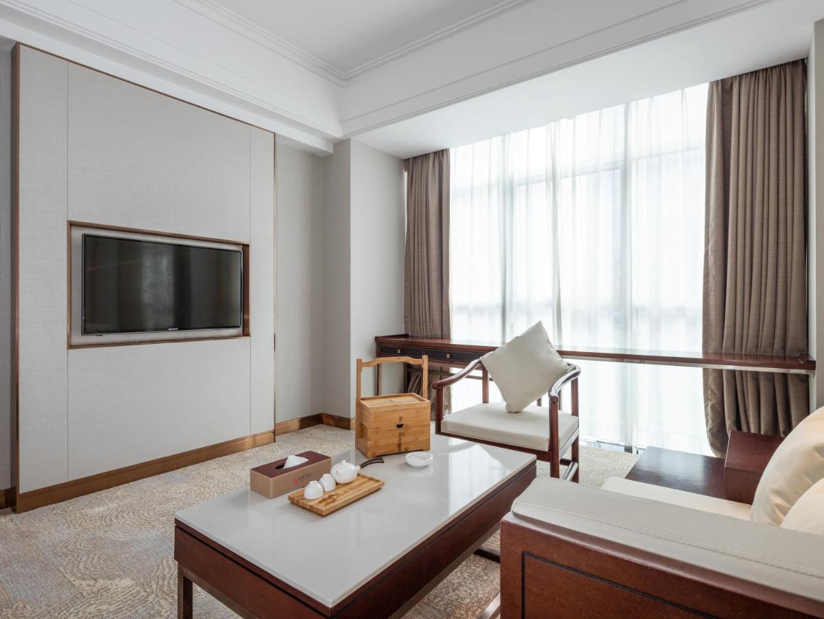 Echeng Zhujiang New Town Jinan Branch