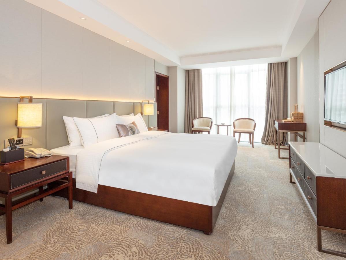 Echeng Zhujiang New Town Jinan Branch 3*