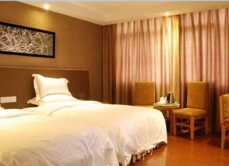 Yingshang Gangding Longkou West Hotel