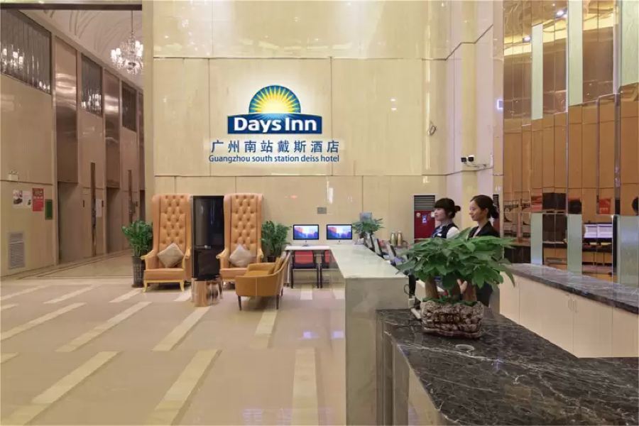 Days South Raiway Station Hotel 4*
