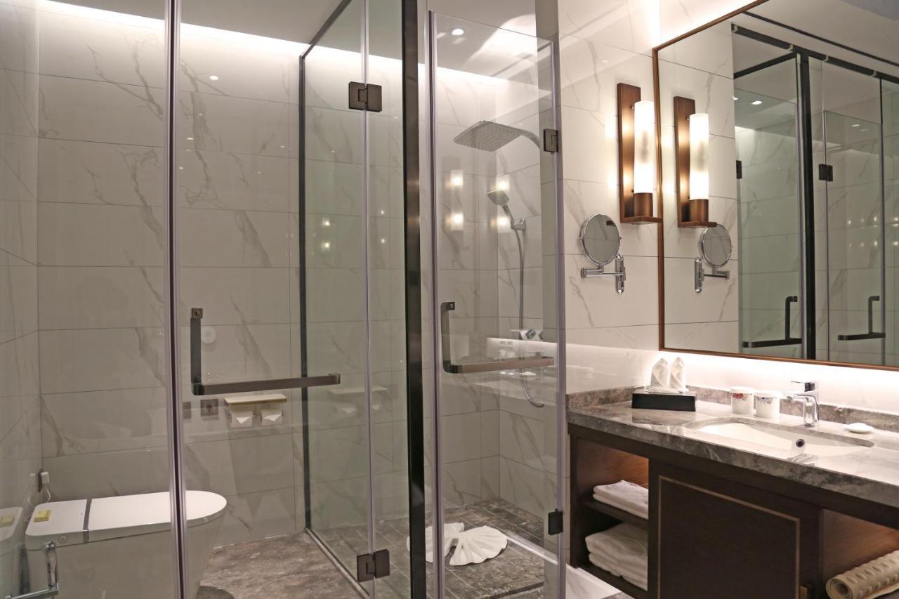 Guangdong Yingbin Hotel-free Fair Shuttle Bus 4* Guangzhou
