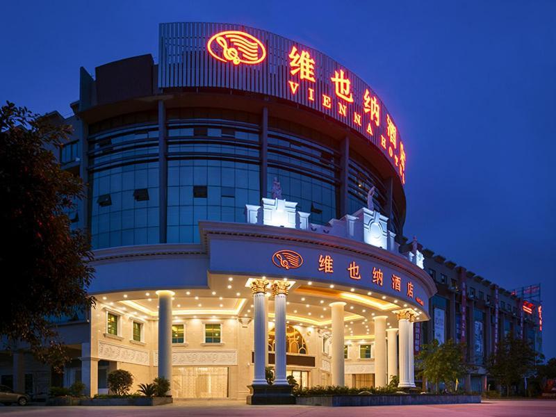 Vienna Conghua Jiangpu East Huanshi Road 3*