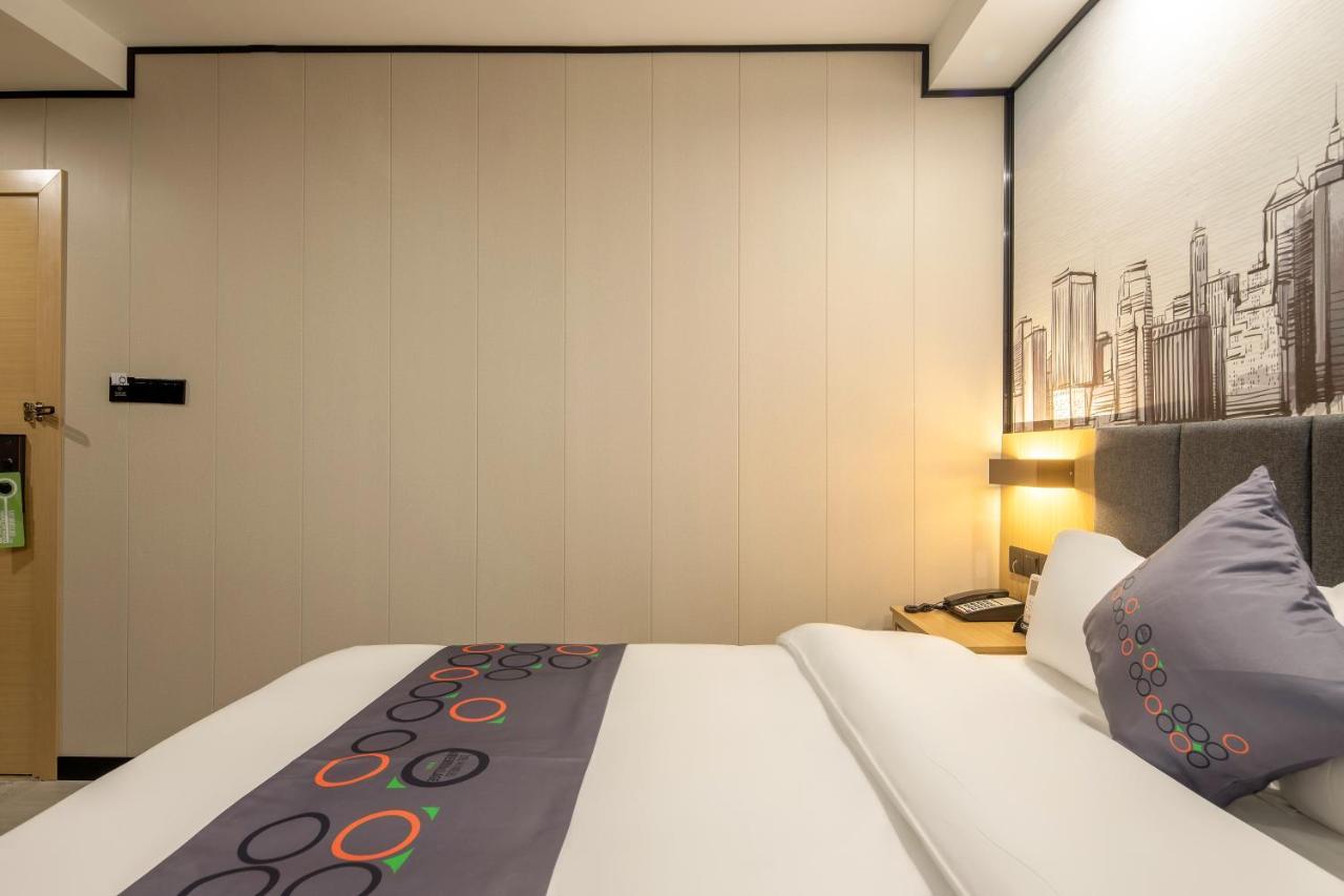 Yimimi Railway Station Xicun Metro Branch Hotel 4*
