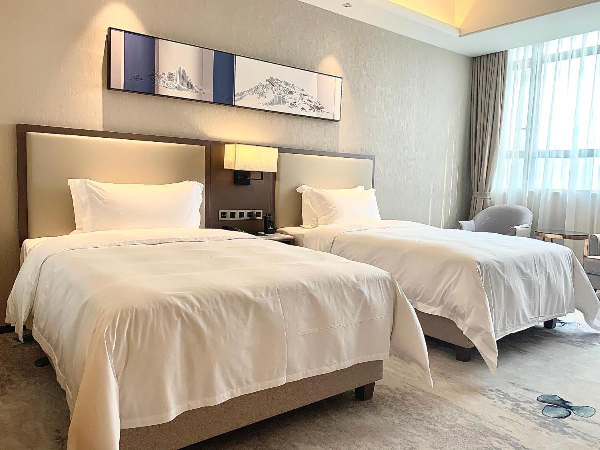 Southern Airlines Pearl Airport Hotel-canton Fair Free Shuttle Bus 5*