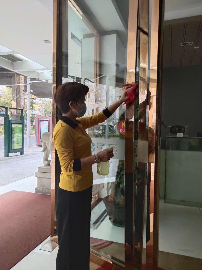 Super 8 San Yuan Li Hotel