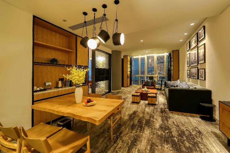 Longuu 4* Canton
