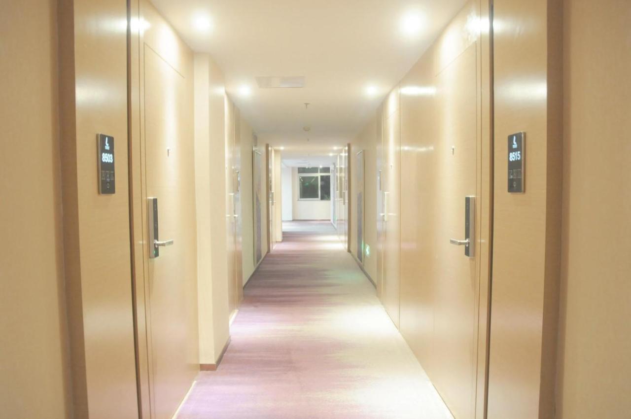 Lavande Hotels-guangzhou Fangcun Huadiwan Metro Station Hotel