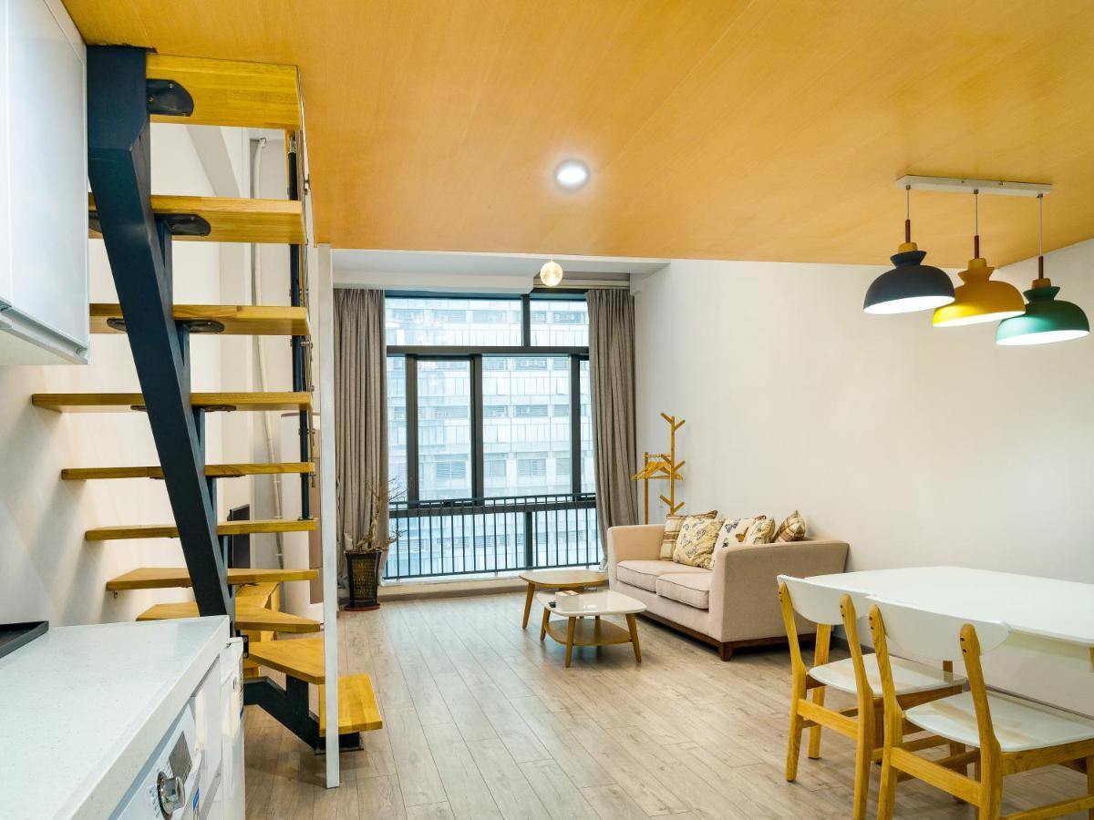 April Fair Duplex South Railway Station Ao Yuan Yue Shi Dai Branch Apartment *