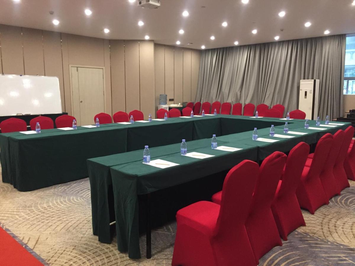 Hotel Echarm International Tower Pazhou Convention And Exhibition Center Lujiang Subway Metro Branch - Free Shuttle Bus To Fair Complex During Fair Period 4*